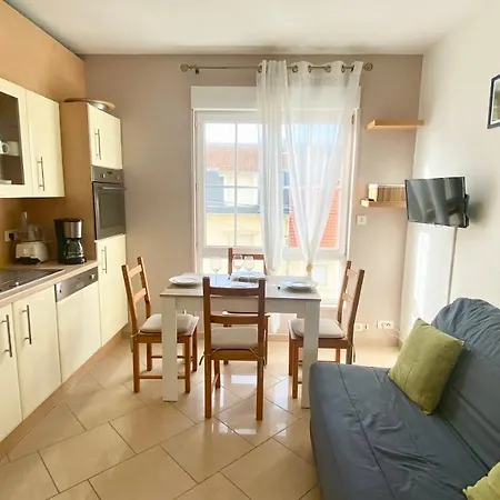 - Centre-ville - 4 Pers -proche Appartement *